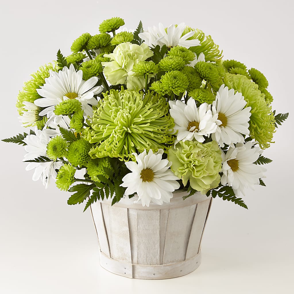 Lucky Charm Basket (Standard) – PIERSON'S FLOWER SHOP & GREENHOUSES INC, Cedar Rapids IA