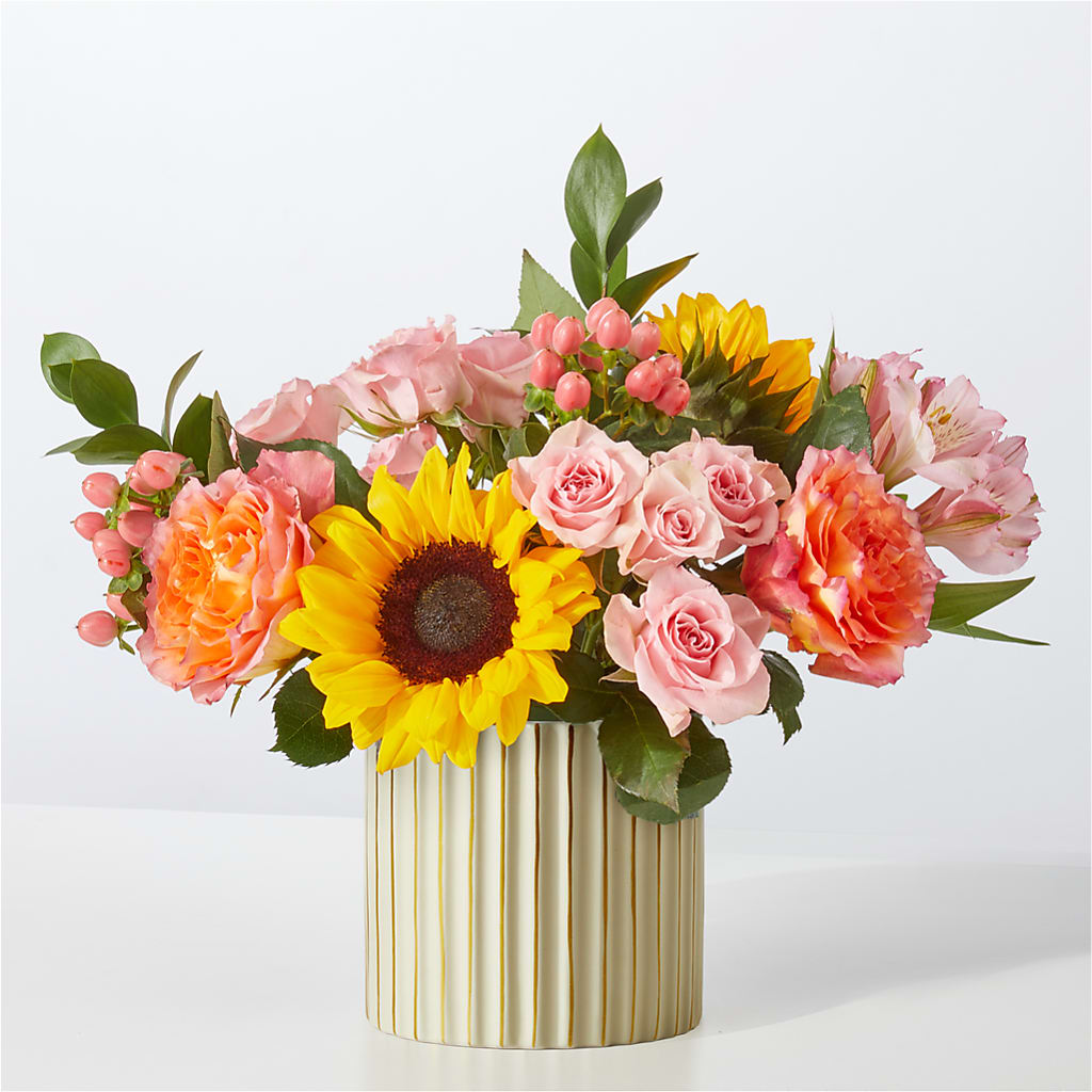Sun's Out Bouquet – PIERSON'S FLOWER SHOP & GREENHOUSES INC, Cedar Rapids IA