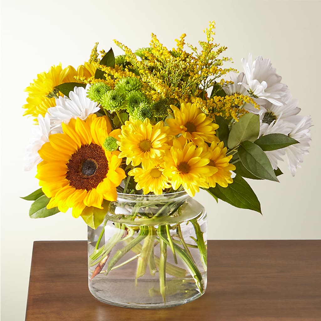 Hello Sunshine Bouquet – PIERSON'S FLOWER SHOP & GREENHOUSES INC, Cedar Rapids IA