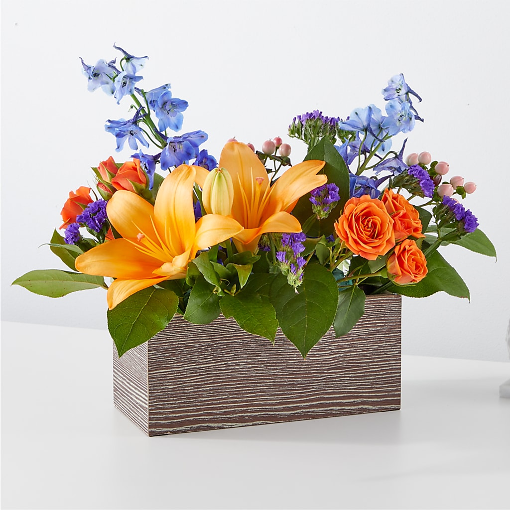 Radiant Citrus Box Bouquet – PIERSON'S FLOWER SHOP & GREENHOUSES INC, Cedar Rapids IA