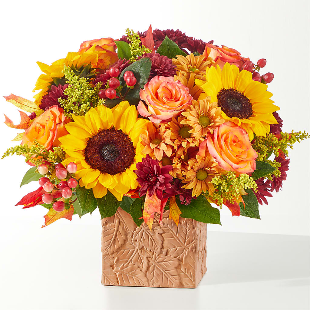 The Outdoors Bouquet – PIERSON'S FLOWER SHOP & GREENHOUSES INC, Cedar Rapids IA