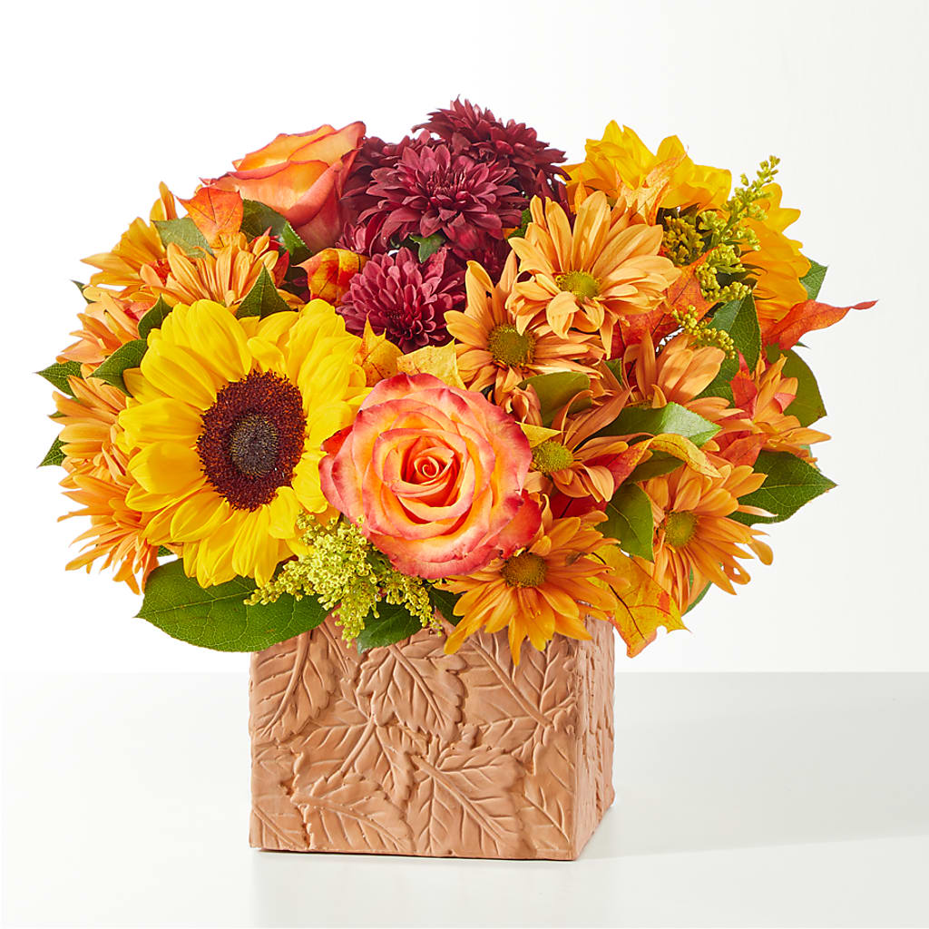 The Outdoors Bouquet – PIERSON'S FLOWER SHOP & GREENHOUSES INC, Cedar Rapids IA