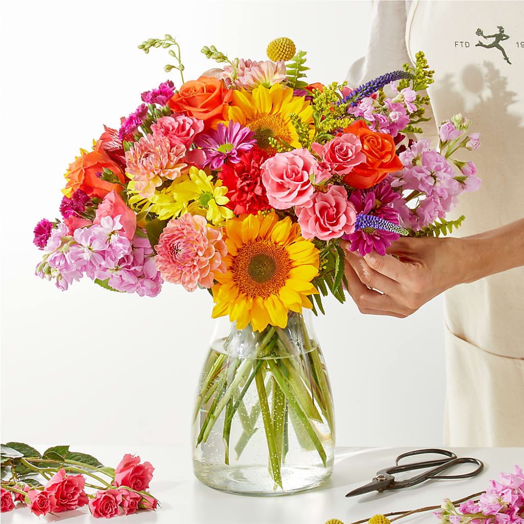 Cue the Confetti - A Florist Original – PIERSON'S FLOWER SHOP & GREENHOUSES INC, Cedar Rapids IA