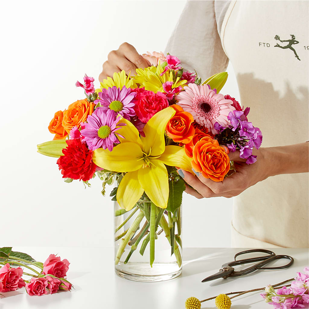 Cue the Confetti - A Florist Original – PIERSON'S FLOWER SHOP & GREENHOUSES INC, Cedar Rapids IA