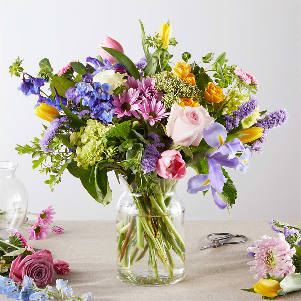 Pastel Tradition - A Florist Original – PIERSON'S FLOWER SHOP & GREENHOUSES INC, Cedar Rapids IA