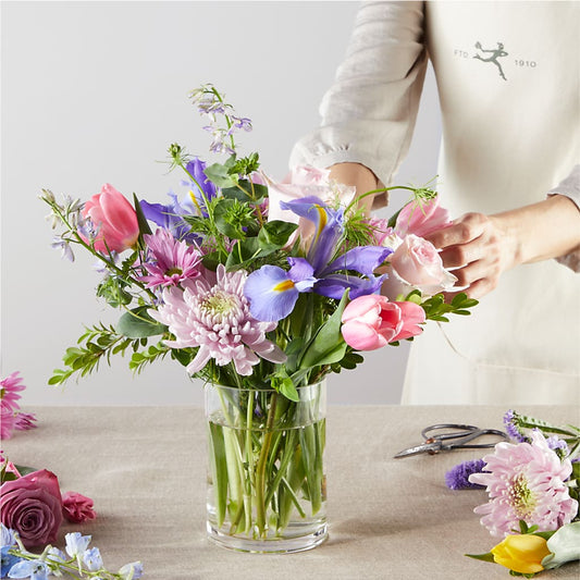 Pastel Tradition - A Florist Original – PIERSON'S FLOWER SHOP & GREENHOUSES INC, Cedar Rapids IA