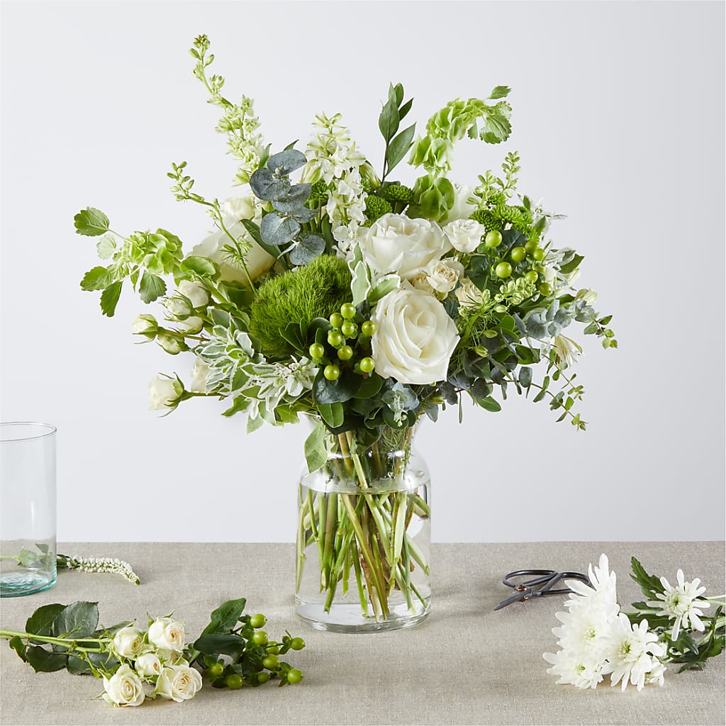 Irish Garden - A Florist Original – PIERSON'S FLOWER SHOP & GREENHOUSES INC, Cedar Rapids IA
