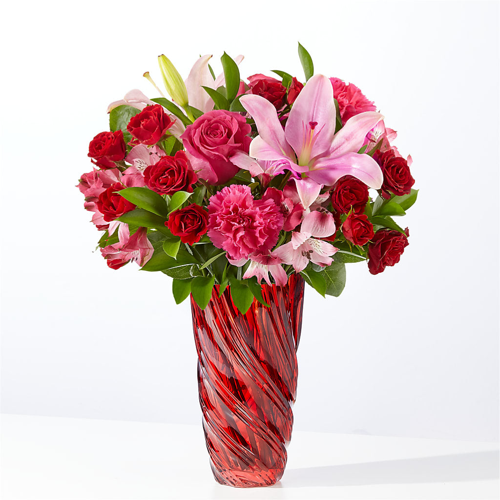 In Love Bouquet with Luxe Swirl Vase – PIERSON'S FLOWER SHOP & GREENHOUSES INC, Cedar Rapids IA