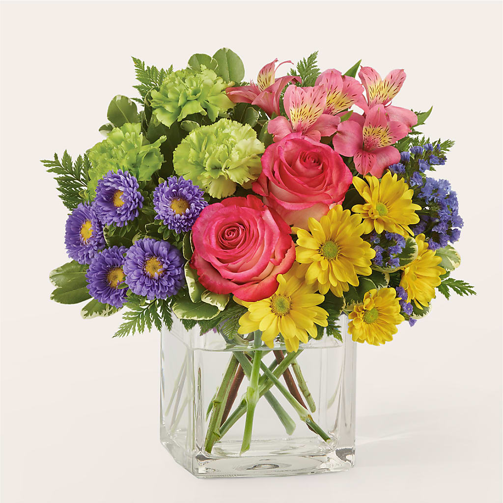 Candy Jar Bouquet – PIERSON'S FLOWER SHOP & GREENHOUSES INC, Cedar Rapids IA