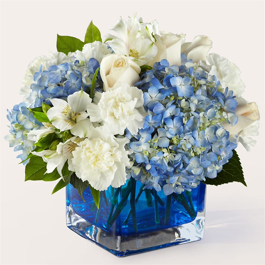 Soothing Waters Bouquet – PIERSON'S FLOWER SHOP & GREENHOUSES INC, Cedar Rapids IA