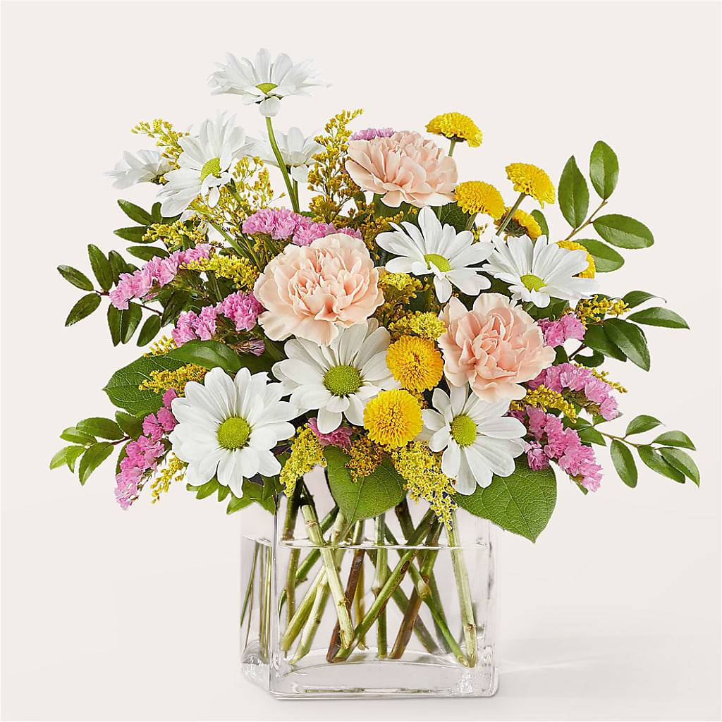Country Cottage Bouquet – PIERSON'S FLOWER SHOP & GREENHOUSES INC, Cedar Rapids IA