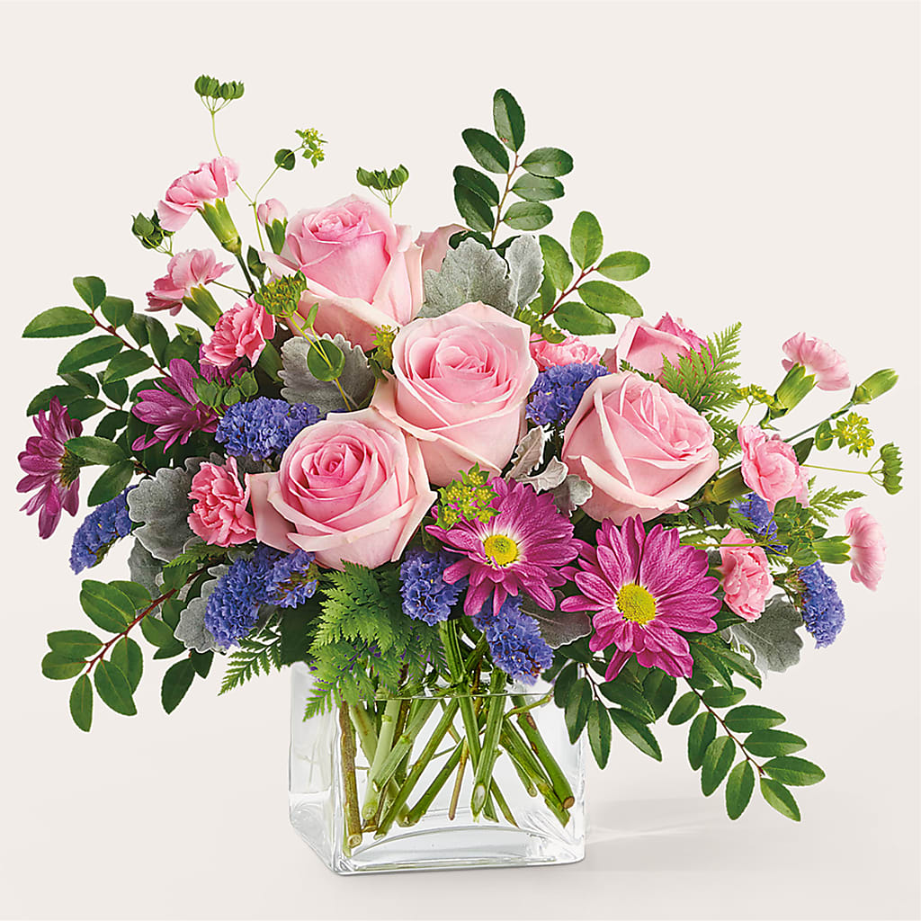 Starlet Bouquet – PIERSON'S FLOWER SHOP & GREENHOUSES INC, Cedar Rapids IA