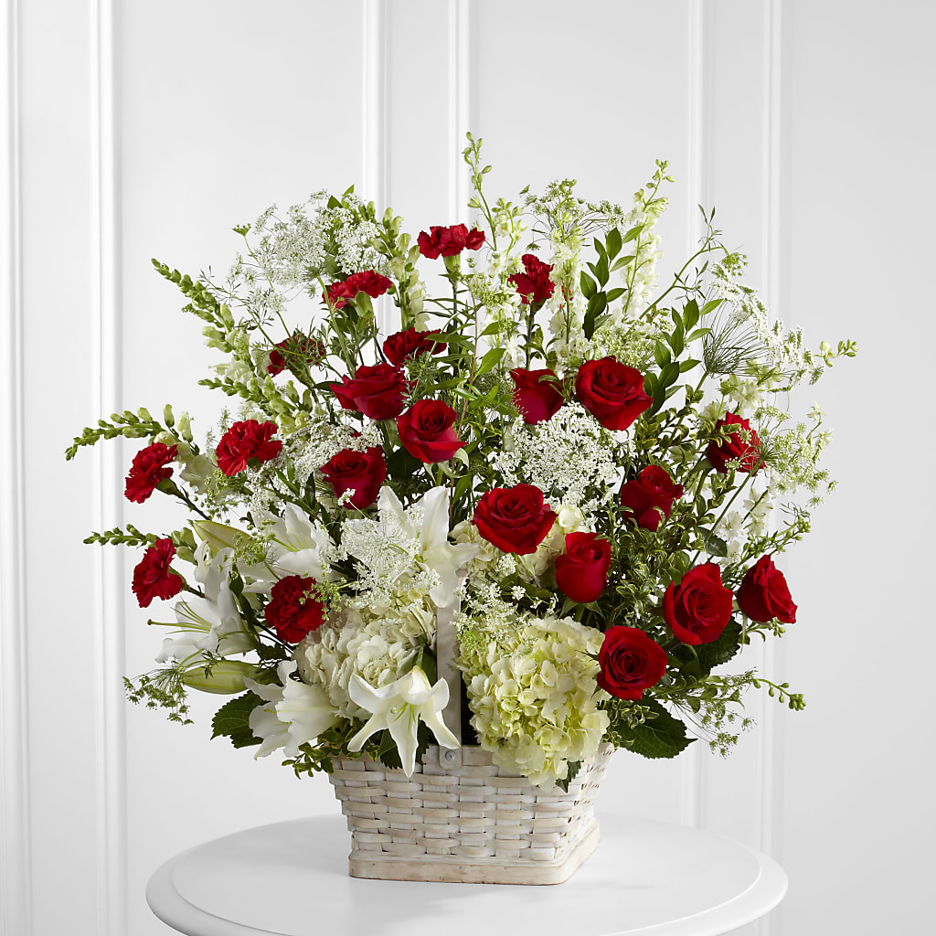 In Loving Memory Arrangement – PIERSON'S FLOWER SHOP & GREENHOUSES INC, Cedar Rapids IA