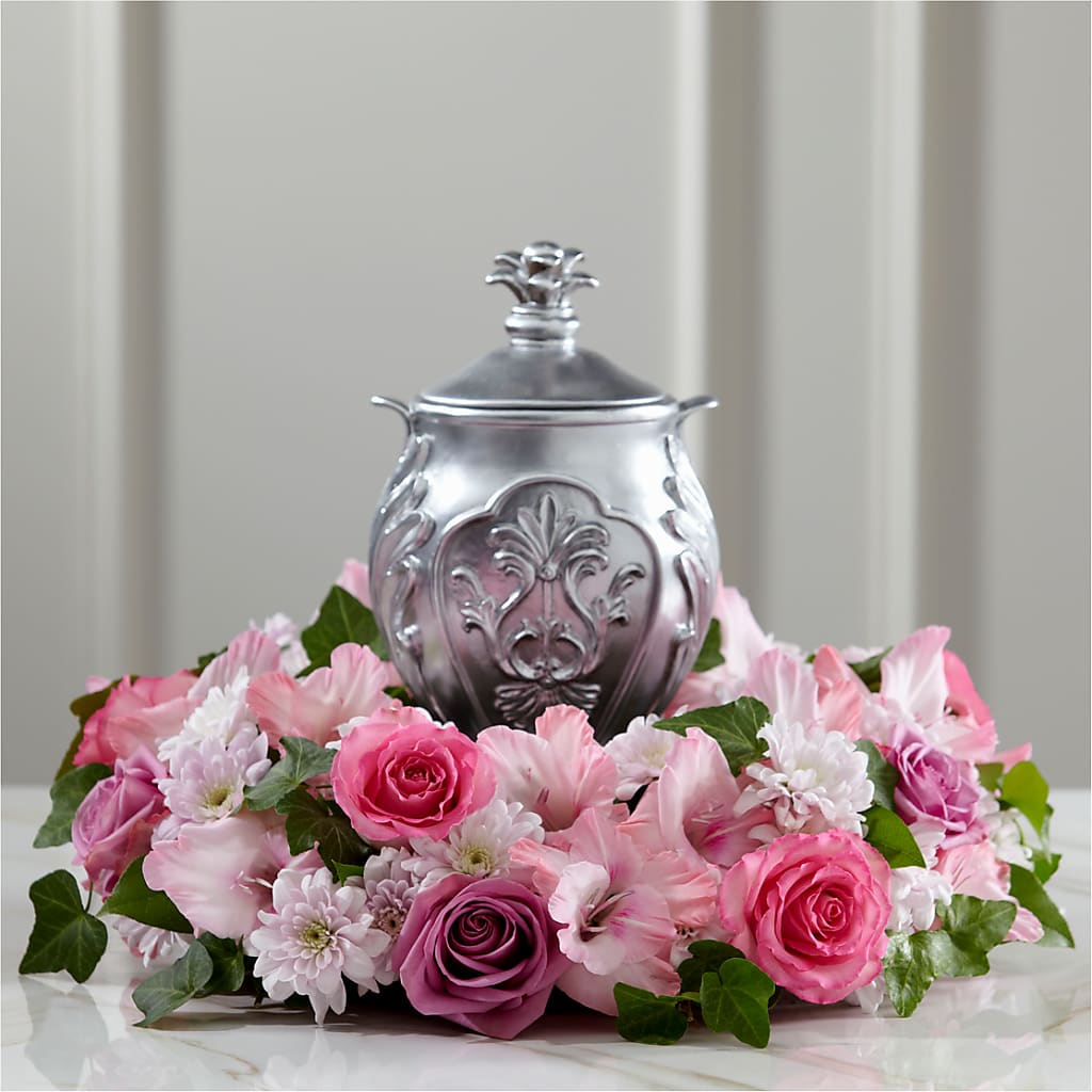 Glorious Tribute Arrangement – PIERSON'S FLOWER SHOP & GREENHOUSES INC, Cedar Rapids IA