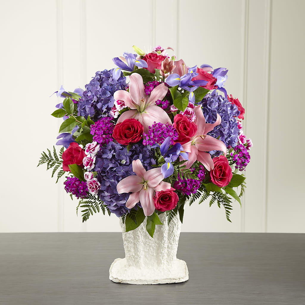We Fondly Remember Arrangement – PIERSON'S FLOWER SHOP & GREENHOUSES INC, Cedar Rapids IA