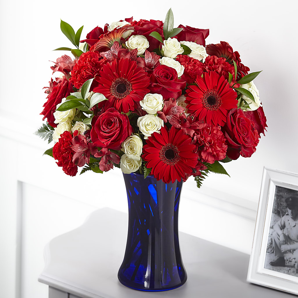 Hearts Embrace Bouquet – PIERSON'S FLOWER SHOP & GREENHOUSES INC, Cedar Rapids IA