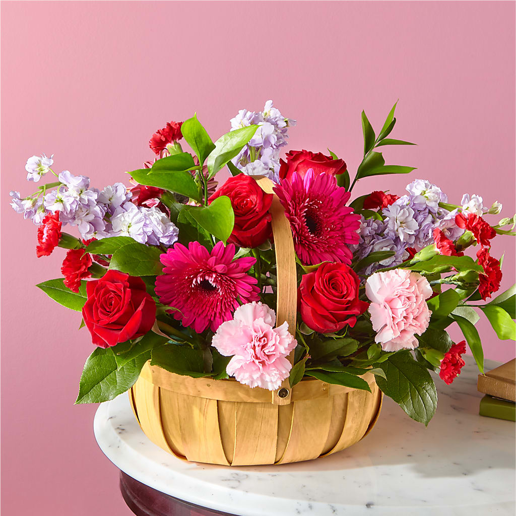 Pink Picnic Basket – PIERSON'S FLOWER SHOP & GREENHOUSES INC, Cedar Rapids IA