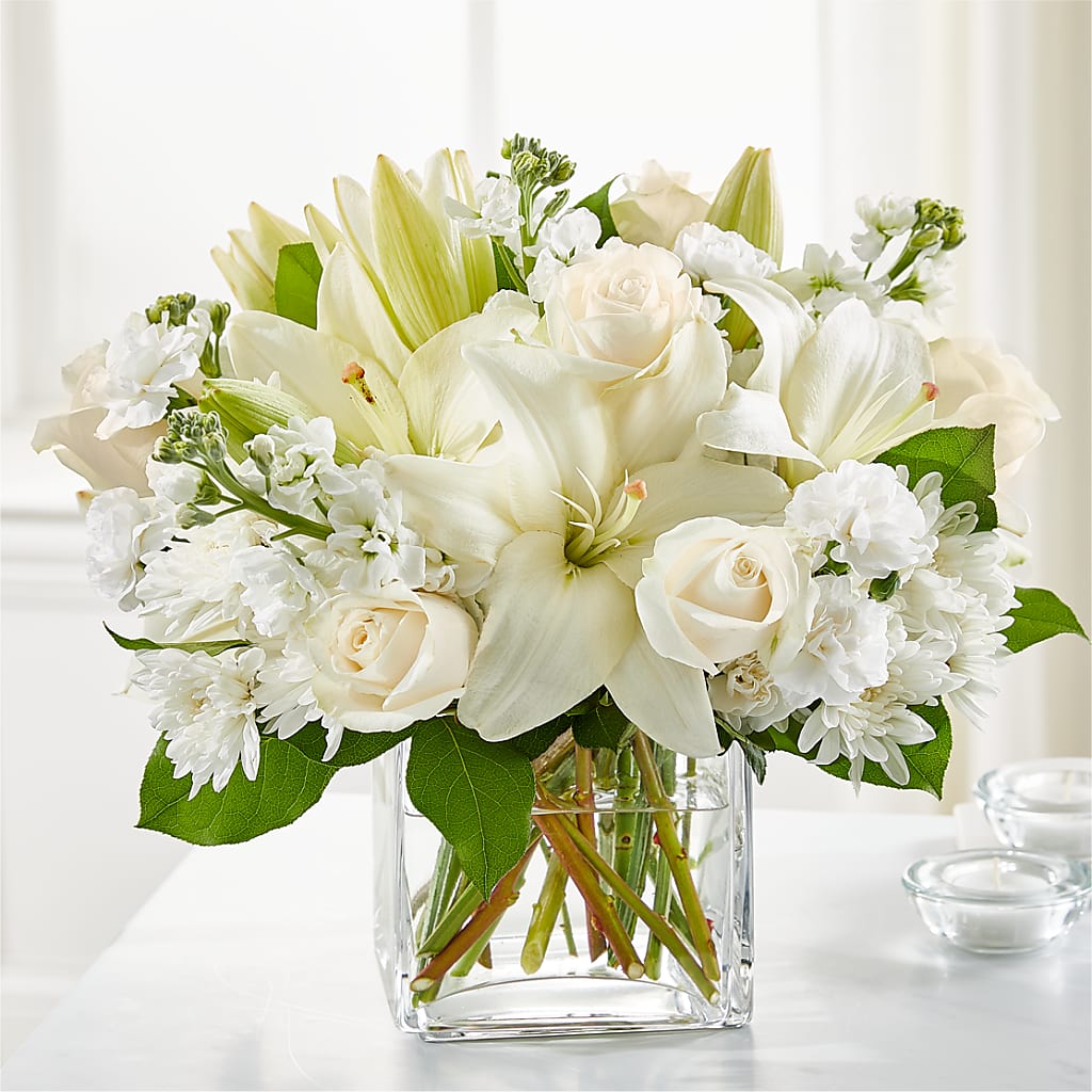 Gentle Breeze Bouquet – PIERSON'S FLOWER SHOP & GREENHOUSES INC, Cedar Rapids IA