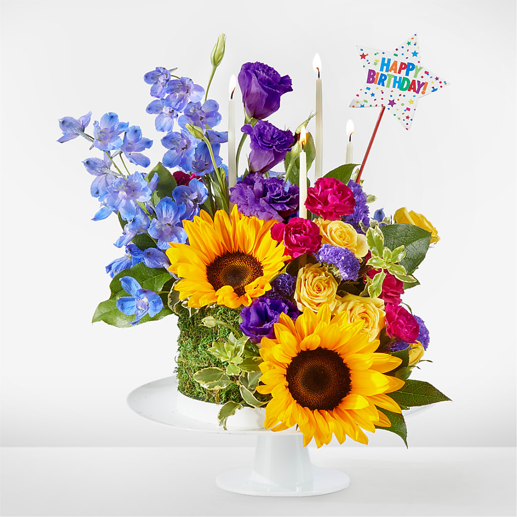 Star of the Day Floral Cake – PIERSON'S FLOWER SHOP & GREENHOUSES INC, Cedar Rapids IA