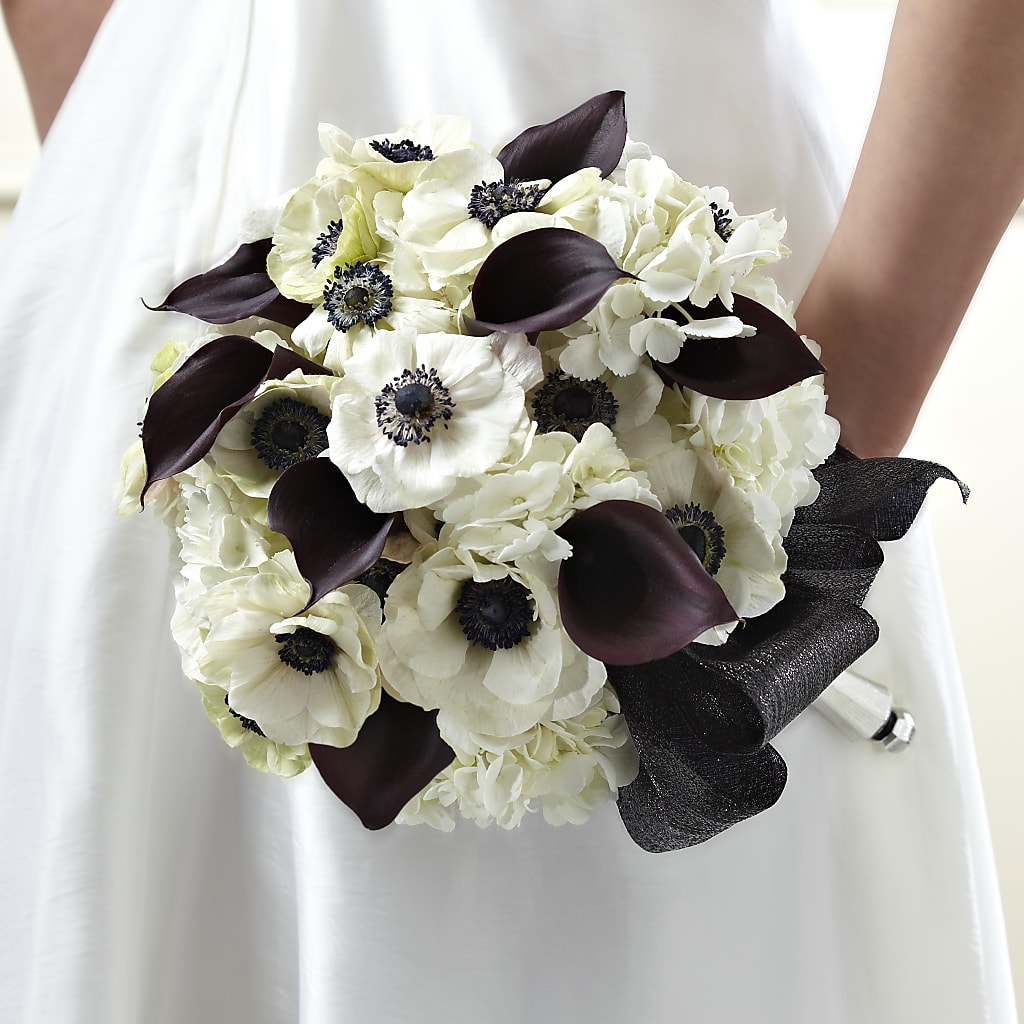 To Have and To Hold Bouquet – PIERSON'S FLOWER SHOP & GREENHOUSES INC, Cedar Rapids IA
