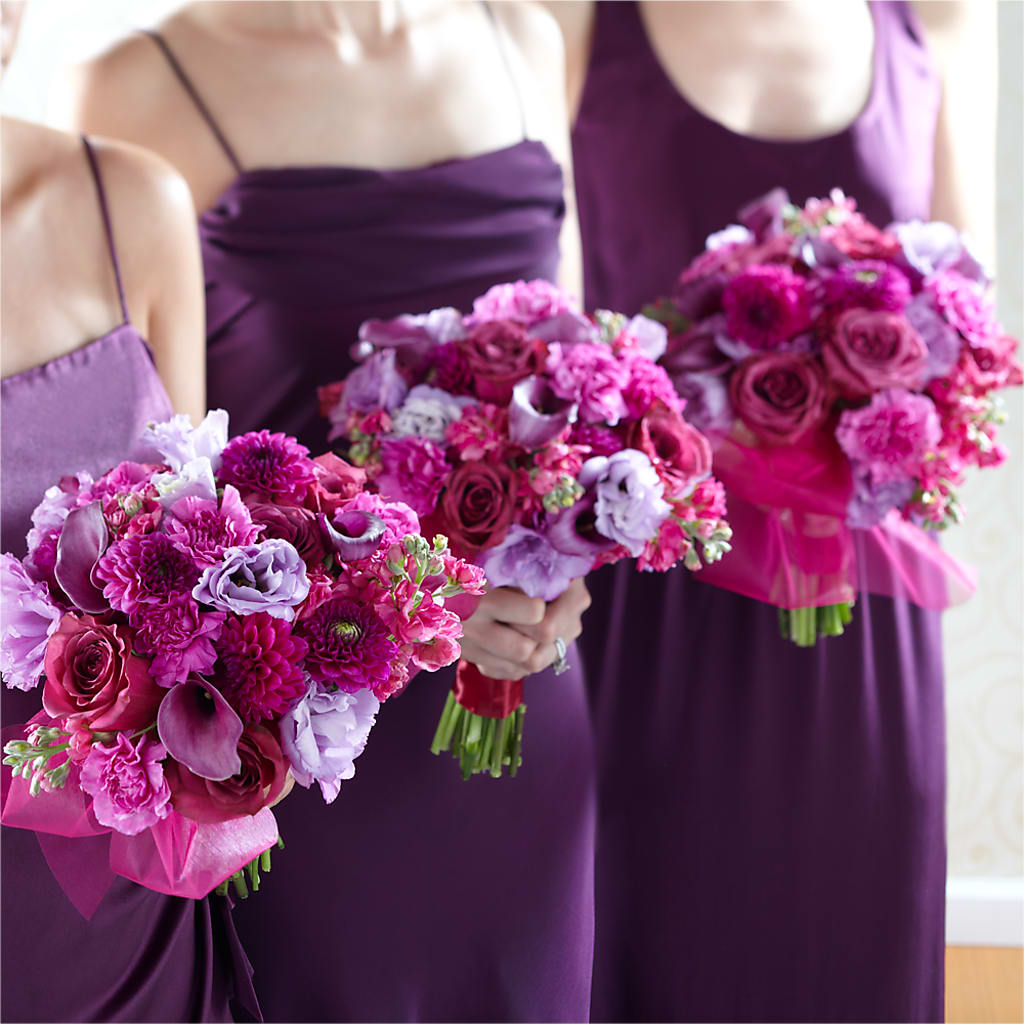 Bridesmaid's Garden Bouquet – PIERSON'S FLOWER SHOP & GREENHOUSES INC, Cedar Rapids IA