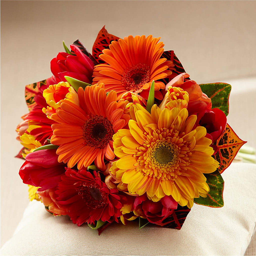 Sunglow Bouquet – PIERSON'S FLOWER SHOP & GREENHOUSES INC, Cedar Rapids IA