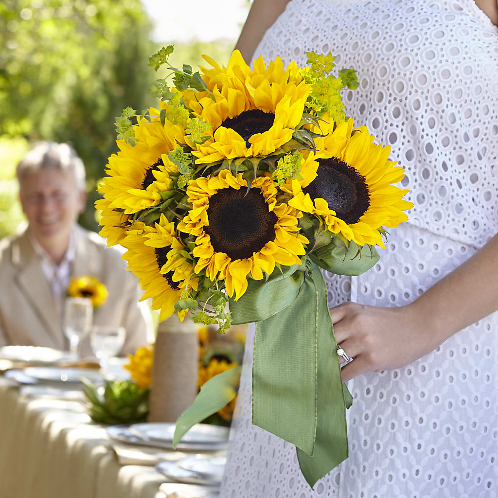Free Spirit Bouquet – PIERSON'S FLOWER SHOP & GREENHOUSES INC, Cedar Rapids IA