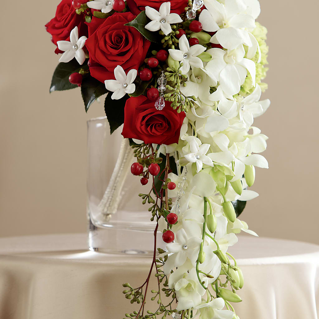 Here Comes the Bride Bouquet – PIERSON'S FLOWER SHOP & GREENHOUSES INC, Cedar Rapids IA