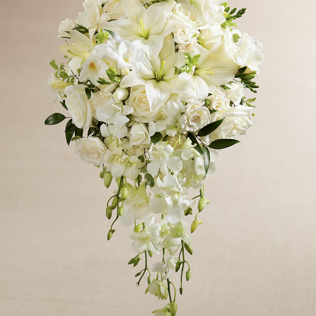 White Wonders Bouquet – PIERSON'S FLOWER SHOP & GREENHOUSES INC, Cedar Rapids IA