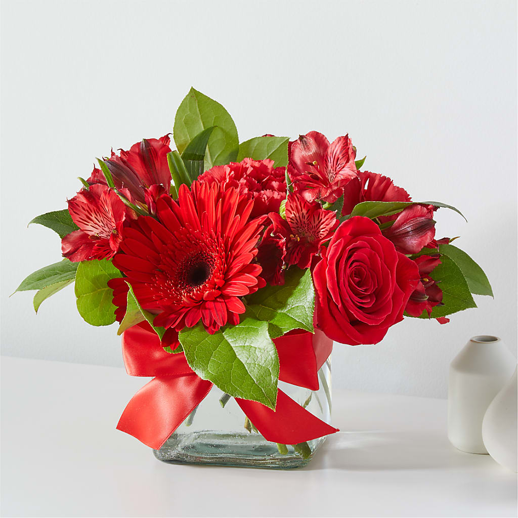 Red Hot Bouquet – PIERSON'S FLOWER SHOP & GREENHOUSES INC, Cedar Rapids IA