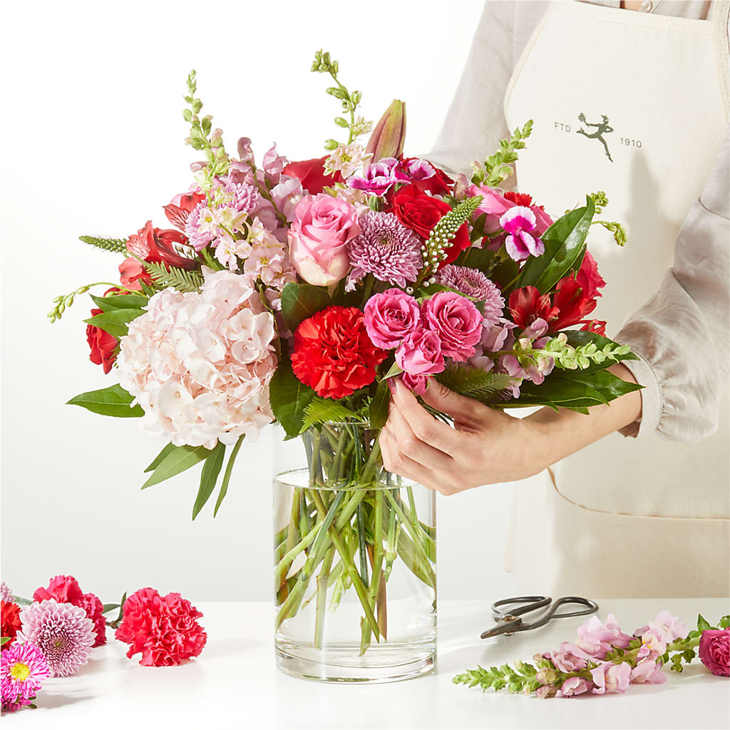 Swooning Over You - A Luxury Florist Original – PIERSON'S FLOWER SHOP & GREENHOUSES INC, Cedar Rapids IA