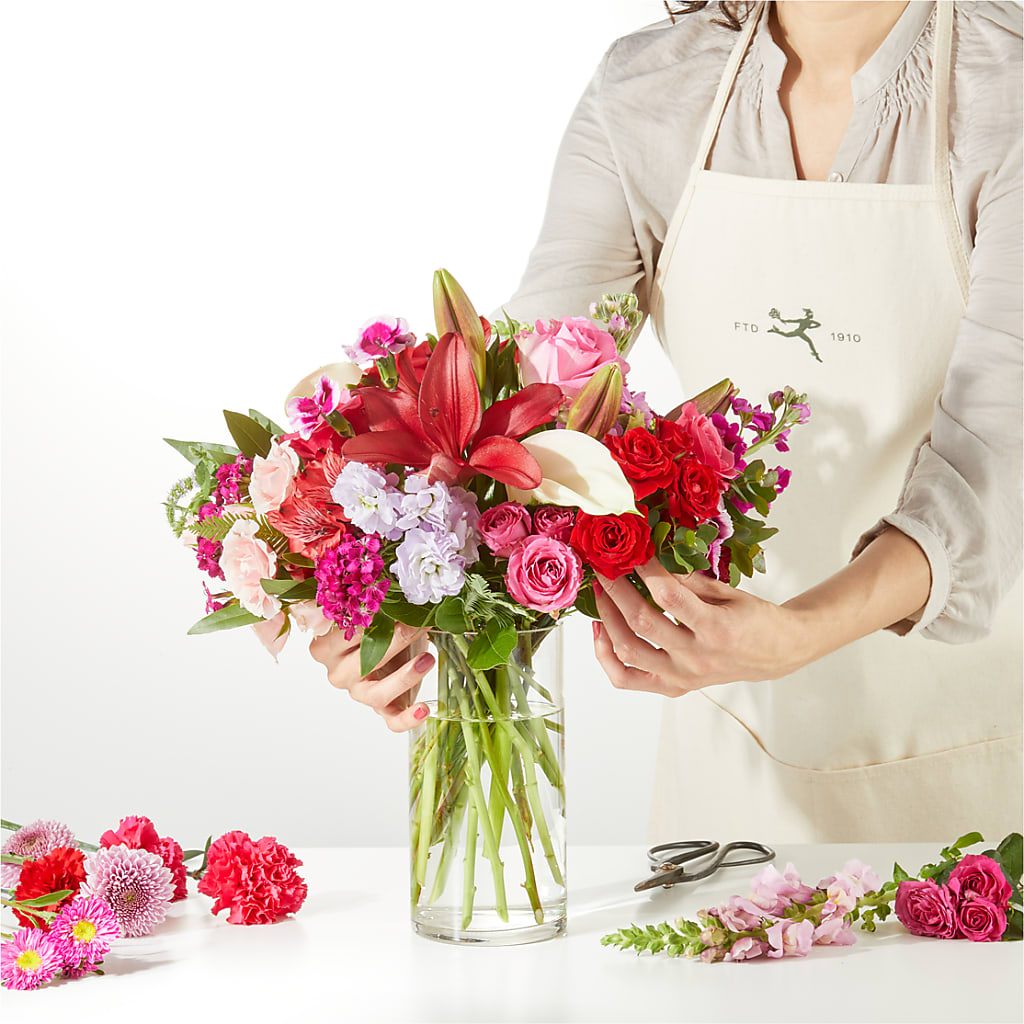 Swooning Over You - A Luxury Florist Original – PIERSON'S FLOWER SHOP & GREENHOUSES INC, Cedar Rapids IA