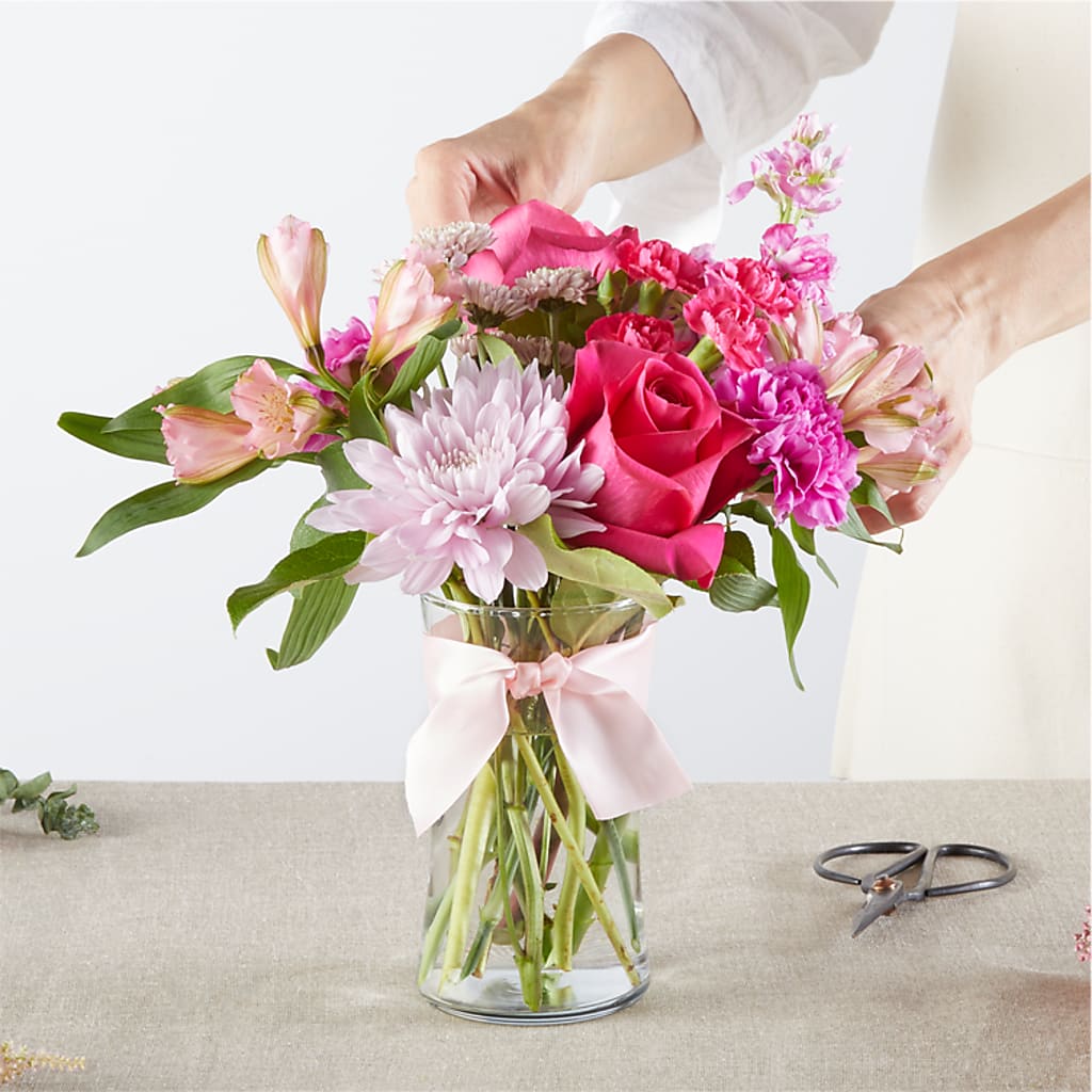 Pink Ribbon - A Florist Original – PIERSON'S FLOWER SHOP & GREENHOUSES INC, Cedar Rapids IA