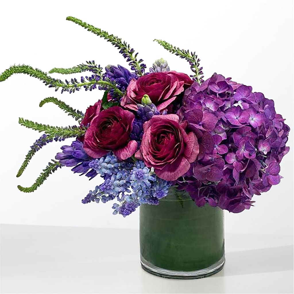 The Magnificent – PIERSON'S FLOWER SHOP & GREENHOUSES INC, Cedar Rapids IA