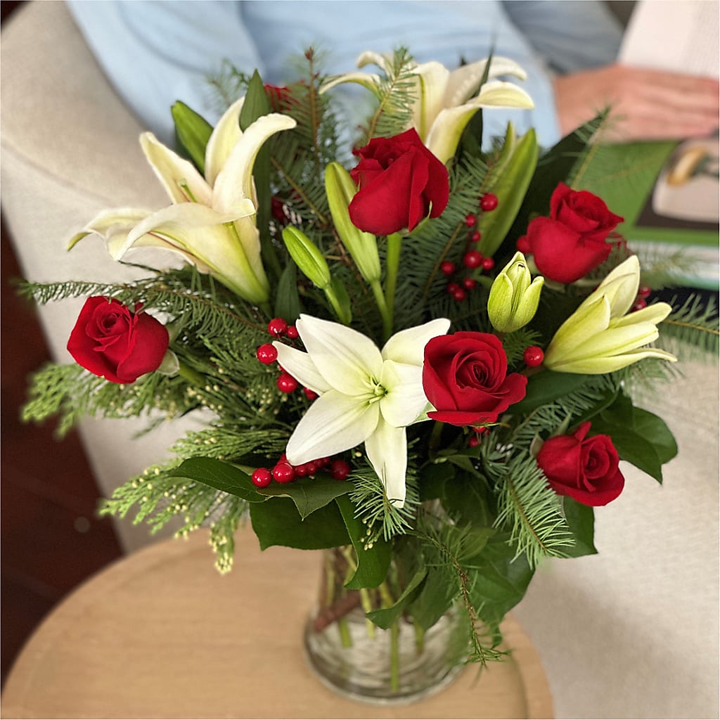 Sparkling Snowflakes Bouquet – PIERSON'S FLOWER SHOP & GREENHOUSES INC, Cedar Rapids IA