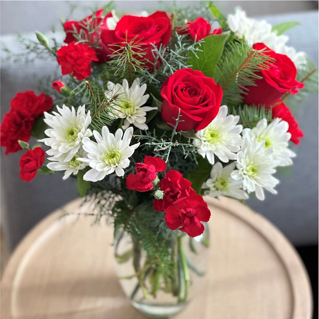 Seasonal Magic Bouquet – PIERSON'S FLOWER SHOP & GREENHOUSES INC, Cedar Rapids IA