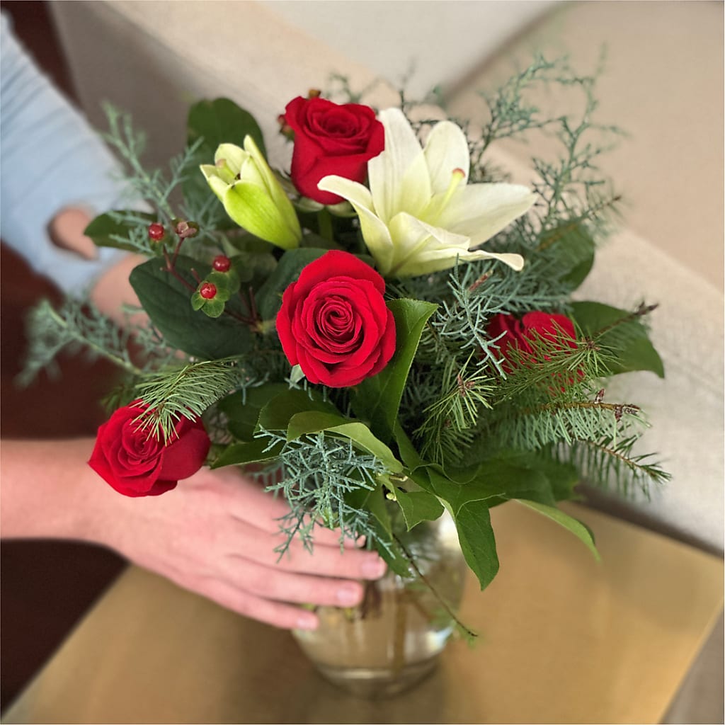 Glittering Lights Bouquet – PIERSON'S FLOWER SHOP & GREENHOUSES INC, Cedar Rapids IA