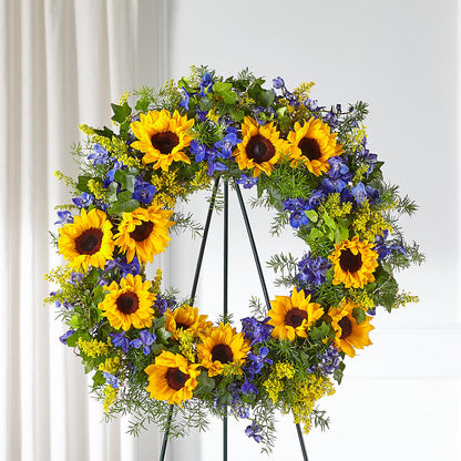Bright Rays Wreath – PIERSON'S FLOWER SHOP & GREENHOUSES INC, Cedar Rapids IA