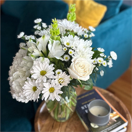 Classic Ivory – A Florist Original – PIERSON'S FLOWER SHOP & GREENHOUSES INC, Cedar Rapids IA