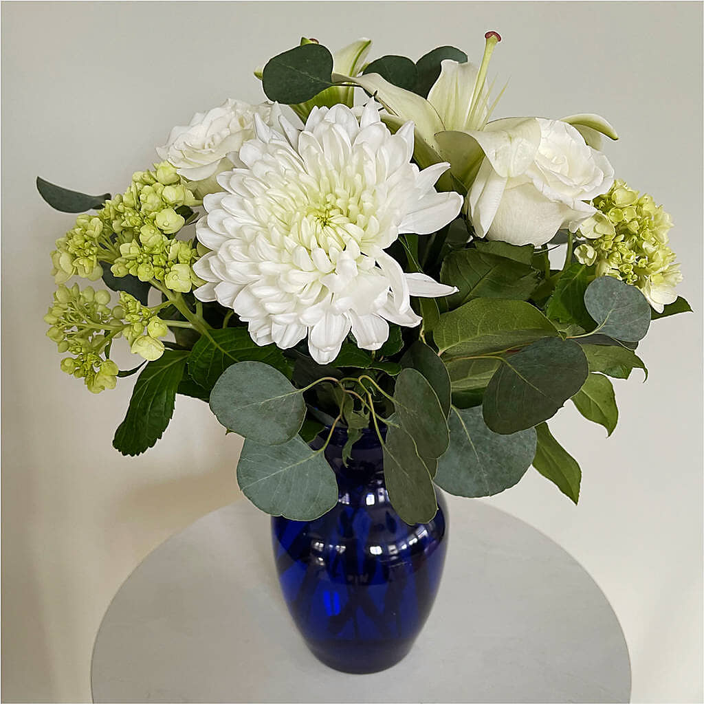 Snowy Dreams Bouquet – PIERSON'S FLOWER SHOP & GREENHOUSES INC, Cedar Rapids IA
