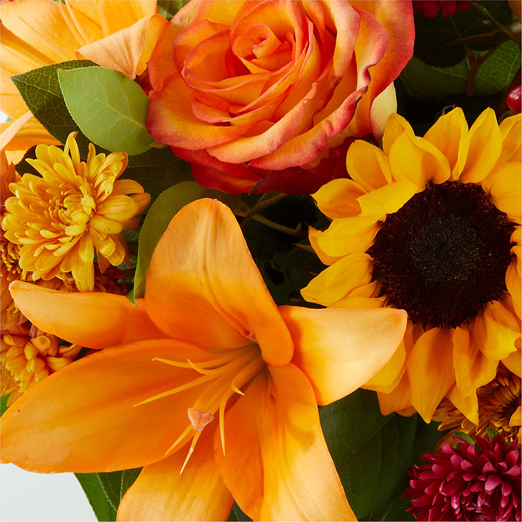 Grateful Centerpiece – PIERSON'S FLOWER SHOP & GREENHOUSES INC, Cedar Rapids IA