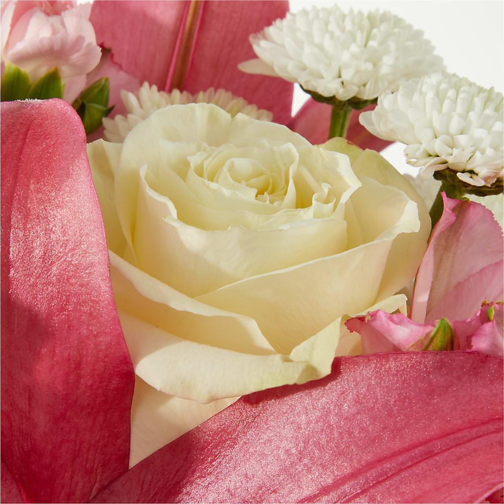 Piece of Cake Bouquet – PIERSON'S FLOWER SHOP & GREENHOUSES INC, Cedar Rapids IA