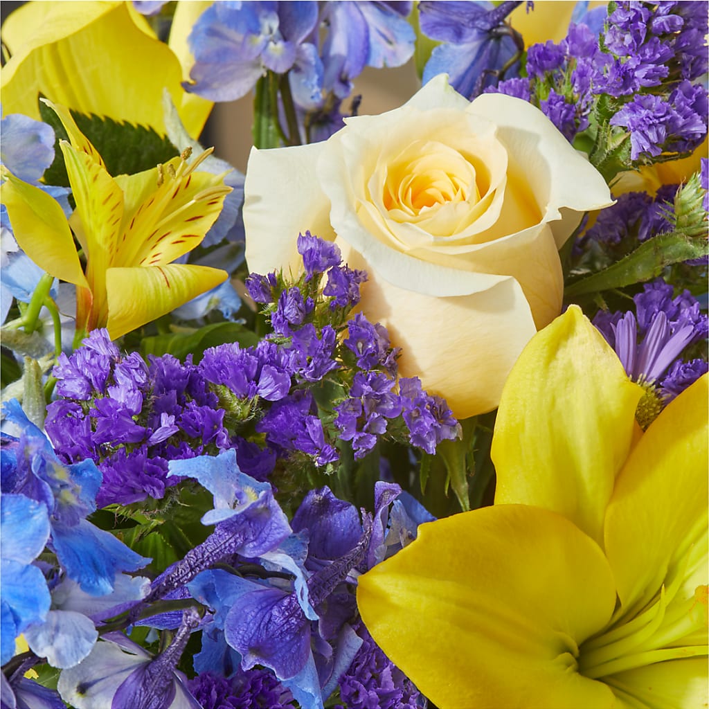 Limoncello Bouquet – PIERSON'S FLOWER SHOP & GREENHOUSES INC, Cedar Rapids IA