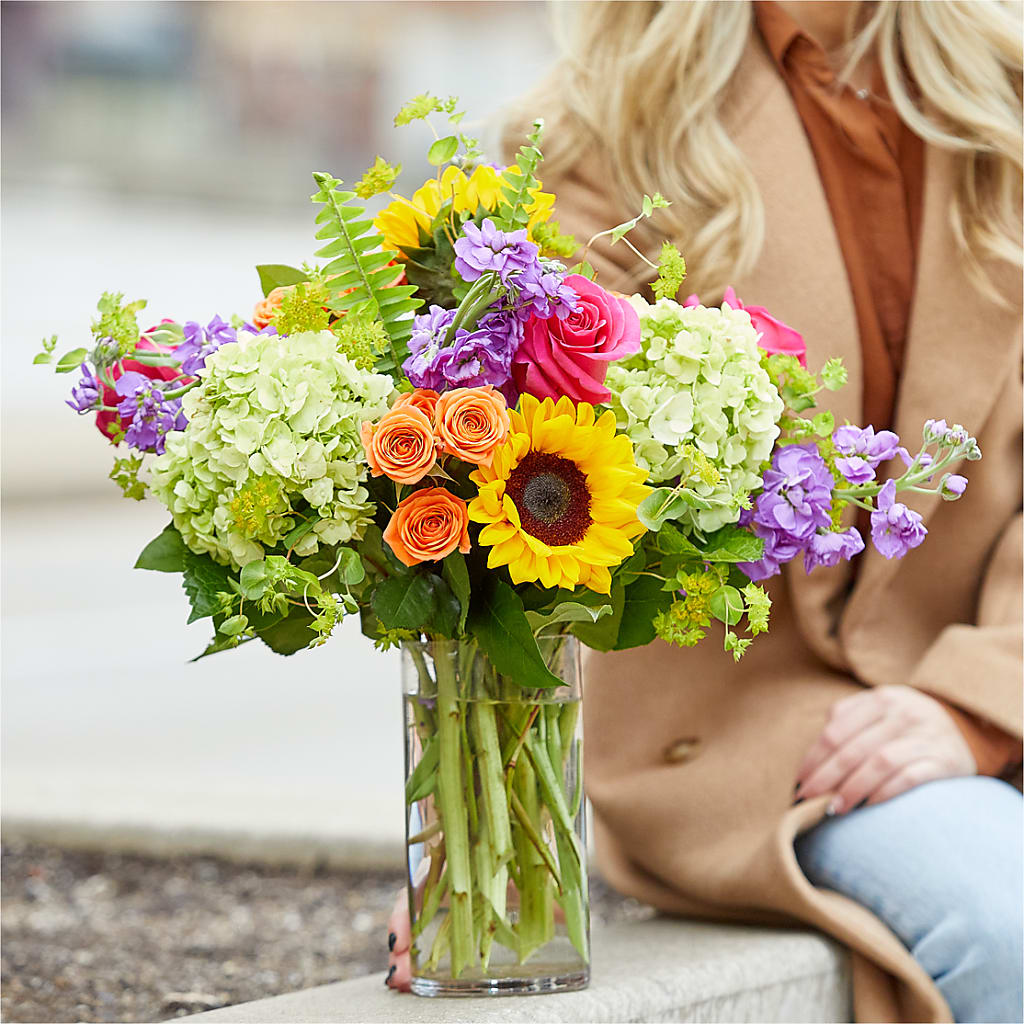 Vibrant Greetings Bouquet – PIERSON'S FLOWER SHOP & GREENHOUSES INC, Cedar Rapids IA
