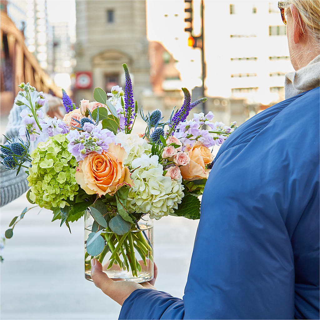 Porch Swing Bouquet – PIERSON'S FLOWER SHOP & GREENHOUSES INC, Cedar Rapids IA