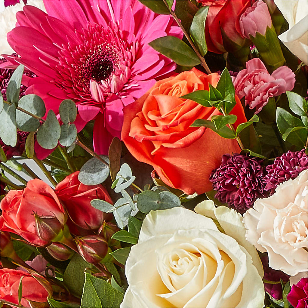 Smell the Roses Bouquet – PIERSON'S FLOWER SHOP & GREENHOUSES INC, Cedar Rapids IA