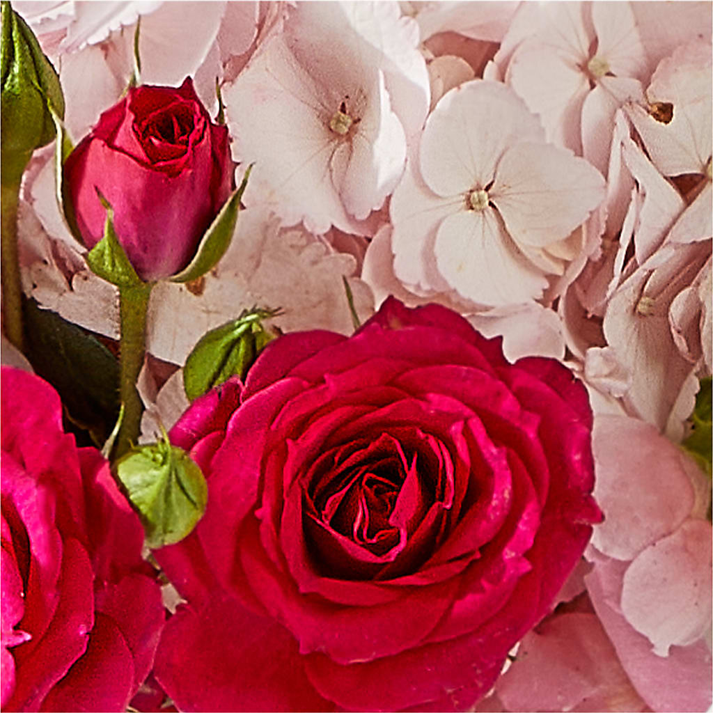 Glitz & Glam Bouquet – PIERSON'S FLOWER SHOP & GREENHOUSES INC, Cedar Rapids IA