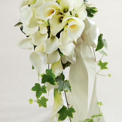 White Chapel Bouquet – PIERSON'S FLOWER SHOP & GREENHOUSES INC, Cedar Rapids IA